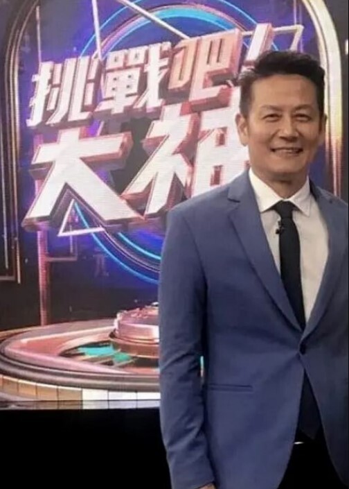 舞蹈系校花胸大屁股有弹性浴室用自来水玩冰火两重天真是爽透了 - 欲女兴茎